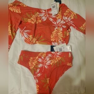 Roxy 2 piece Long sleeve swim set